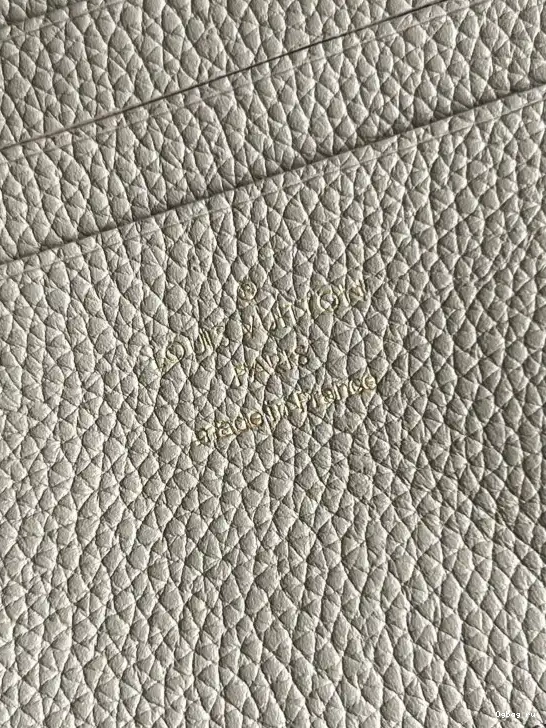 LOUIS BUCKET VUITTON NANO LOCKME 0426